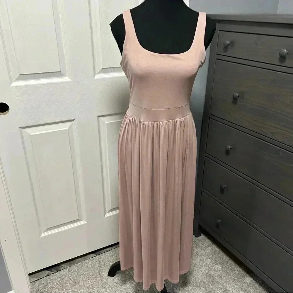 Priv  Dress